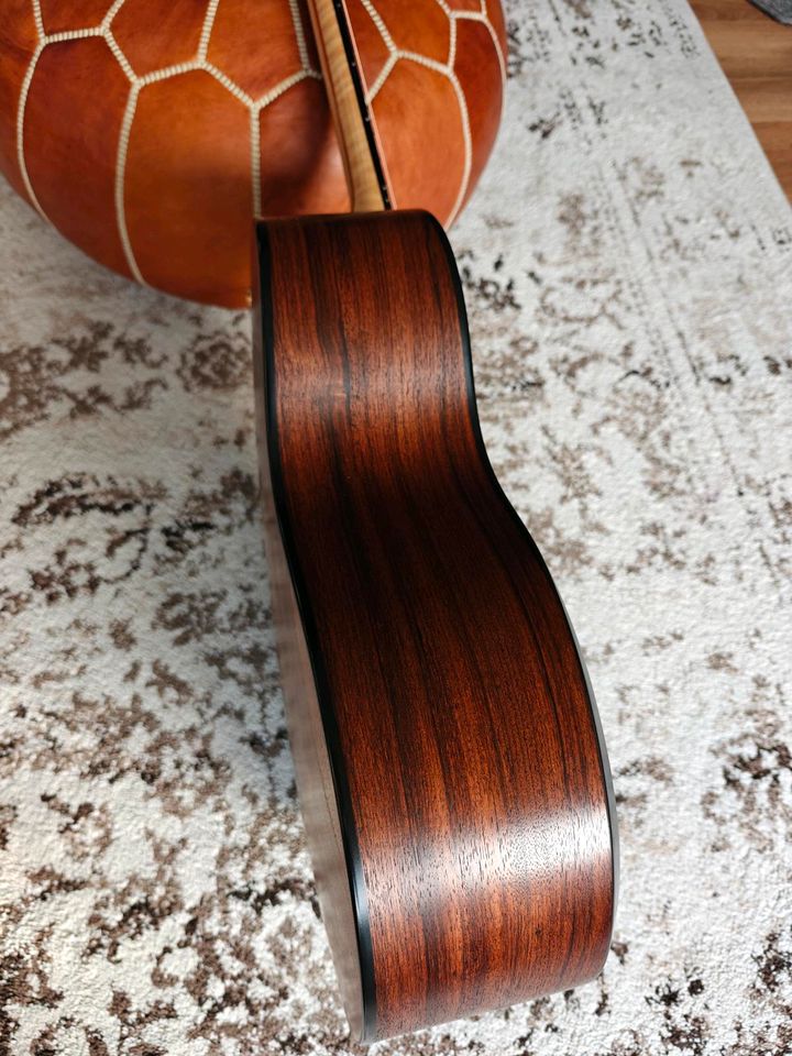 LAG TCusto36 (Custom Shop) Pierre Bensusan