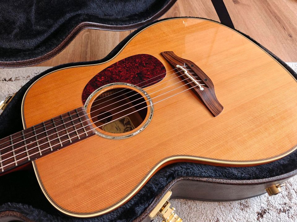 Takamine TAN77 (Cedar/Koa - vollmassiv) neue Bünde!