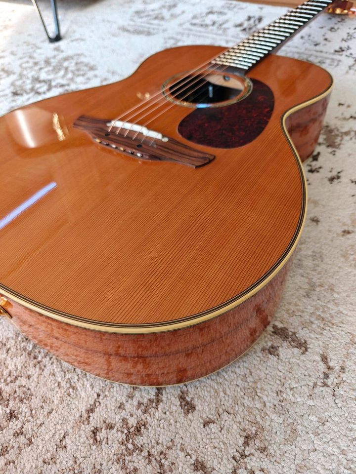 Takamine TAN77 (Cedar/Koa - vollmassiv) neue Bünde!