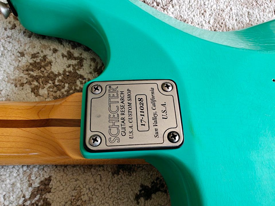 Schecter Custom Shop Traditional Wembley Stratocaster (Relic) Seafoam green