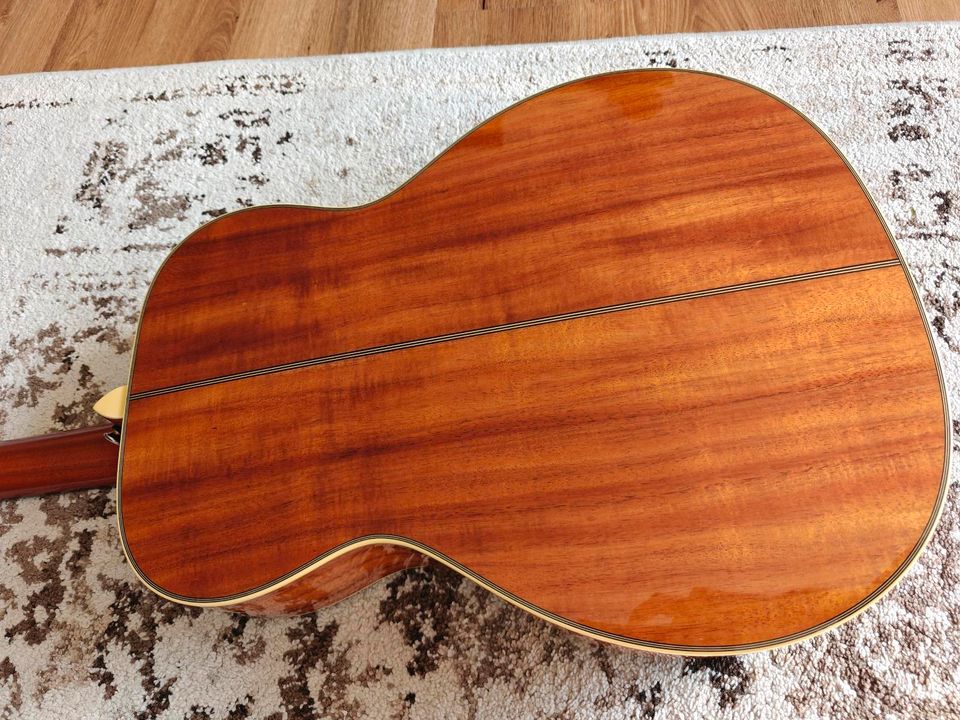 Takamine TAN77 (Cedar/Koa - vollmassiv) neue Bünde!