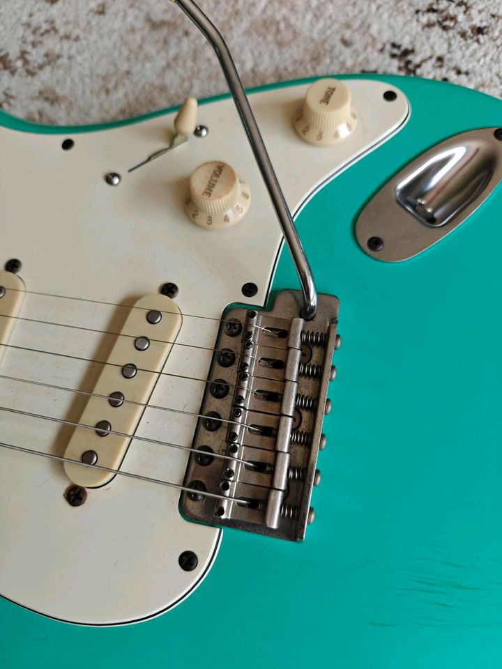 Schecter Custom Shop Traditional Wembley Stratocaster (Relic) Seafoam green