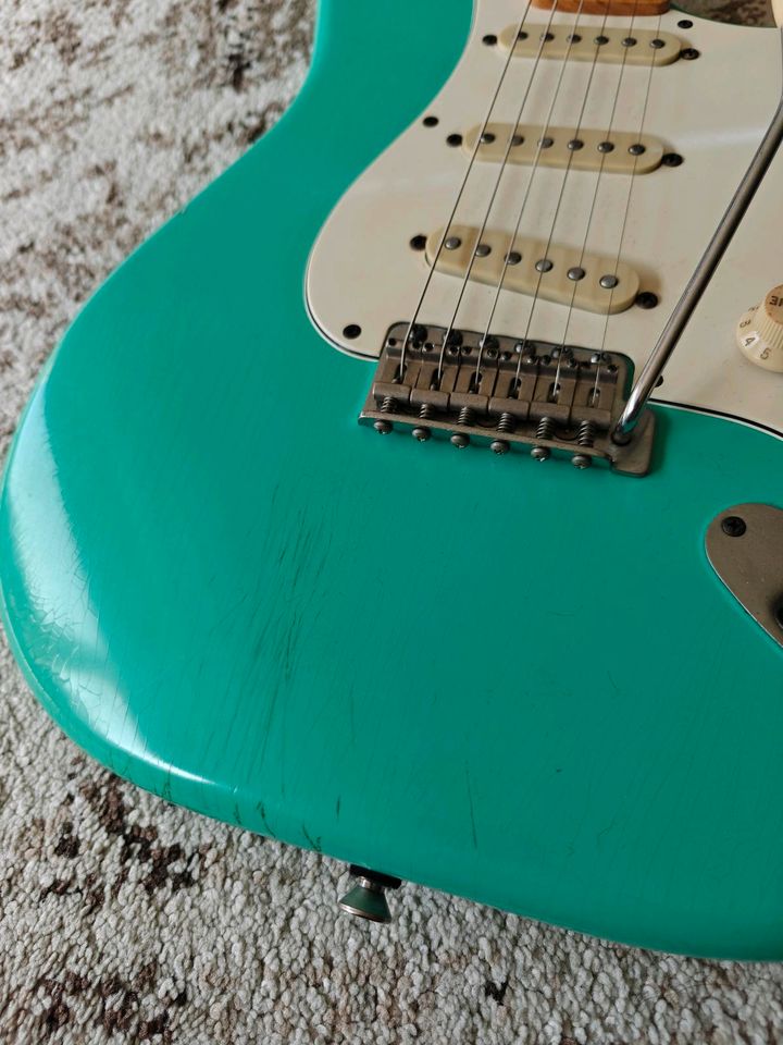 Schecter Custom Shop Traditional Wembley Stratocaster (Relic) Seafoam green