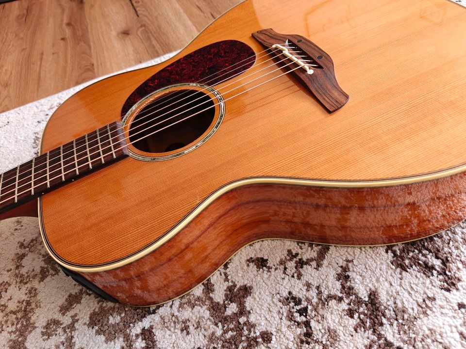 Takamine TAN77 (Cedar/Koa - vollmassiv) neue Bünde!