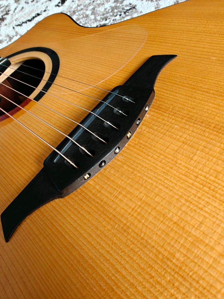 LAG TCusto36 (Custom Shop) Pierre Bensusan